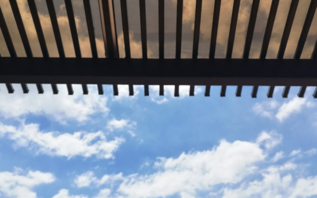 So You Want a Clear Pergola Roof in 2022? Choose Your Materials CarefullY