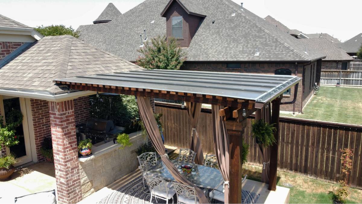 Polycarbonate plastic pergola cover over outdoor living area in Denver, CO